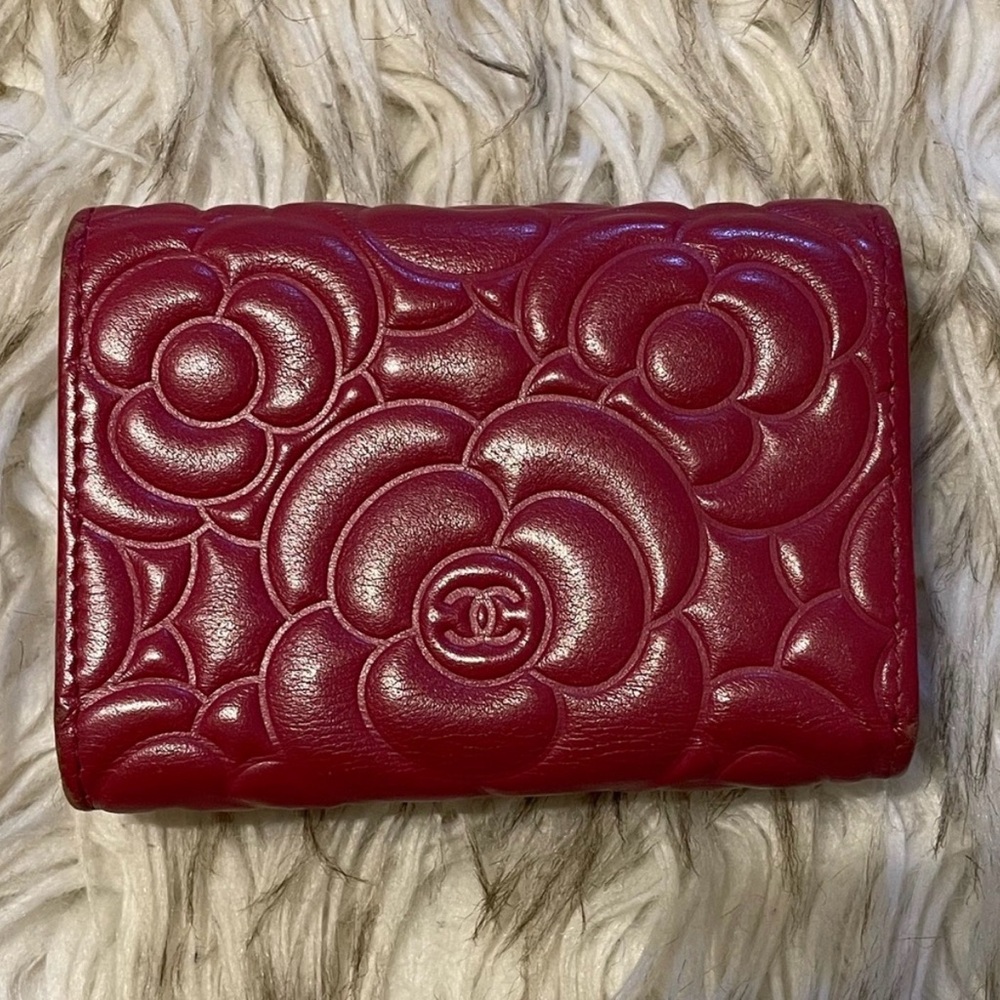 Chanel Quilted Camellia Key Holder - Picture 4 of 13
